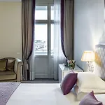 سافويا إكسلزيور بالاس تريستي - ستارهوتلز كوليزيوني فندق 4*