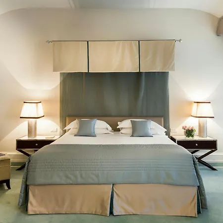 里雅斯特萨瓦尔星际酒店