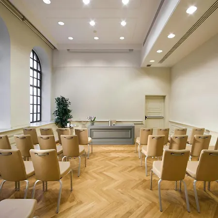 Hotel Savoia Excelsior Palace - Starhotels Collezione 4*