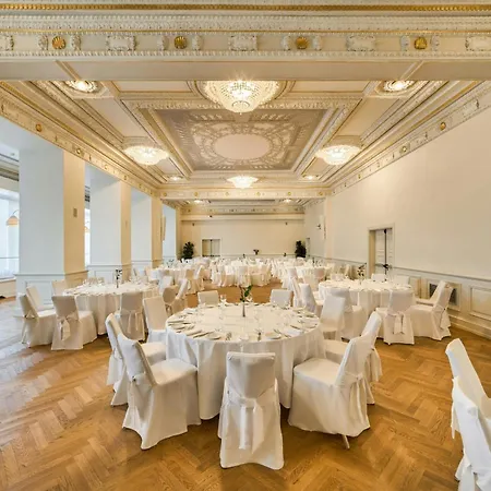 Hotel Savoia Excelsior Palace - Starhotels Collezione 4*