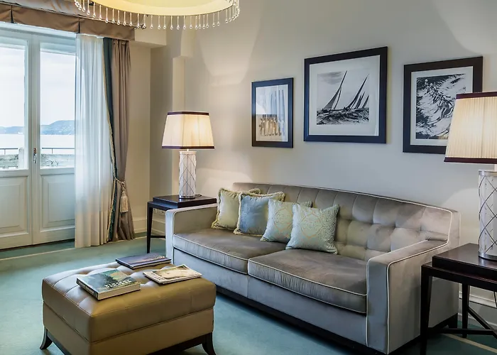 里雅斯特萨瓦尔星际酒店 酒店 4*