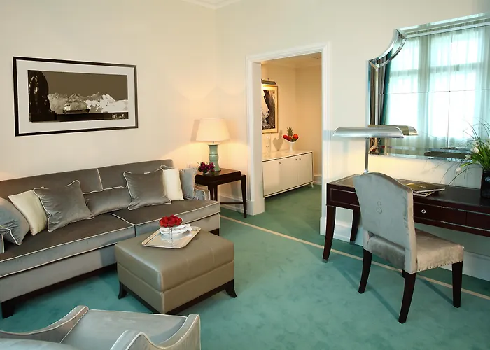 Hotel Savoia Excelsior Palace - Starhotels Collezione 4*