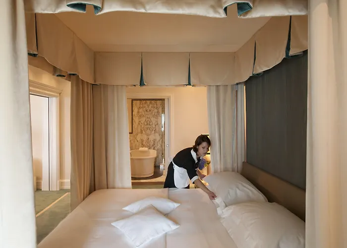 里雅斯特萨瓦尔星际酒店 酒店