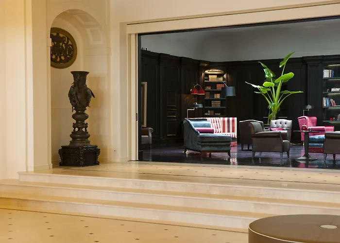 里雅斯特萨瓦尔星际酒店