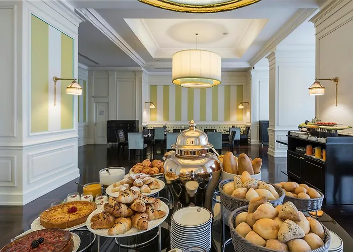 里雅斯特萨瓦尔星际酒店 4*